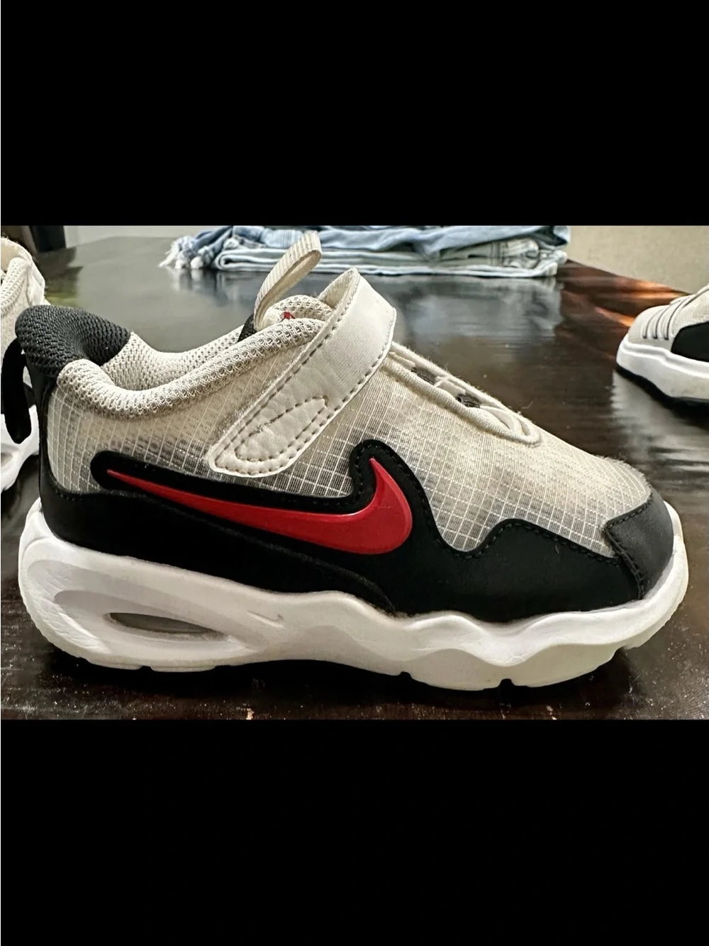 Athleisure Nike Air Max Nova Sneaker Toddler’s Sz 9C White/Black/University Red